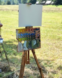 Diana K. Gibson’s Plein air easel set up with the DuMond landscape palette. 